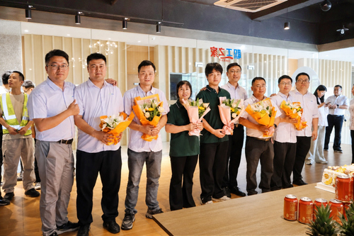 Últimos blogs de la empresa sobre The company warmly held a 520-themed event, “A Date with EVLINK,” conveying love and warmth.