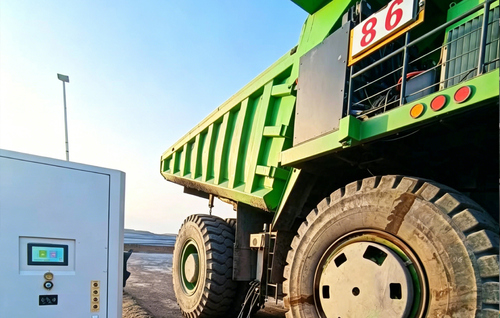 Últimos blogs de la empresa sobre EVLINK se asocia con JiuXing Energy para desarrollar una solución BTMS DC870V para camiones de servicio súper pesado